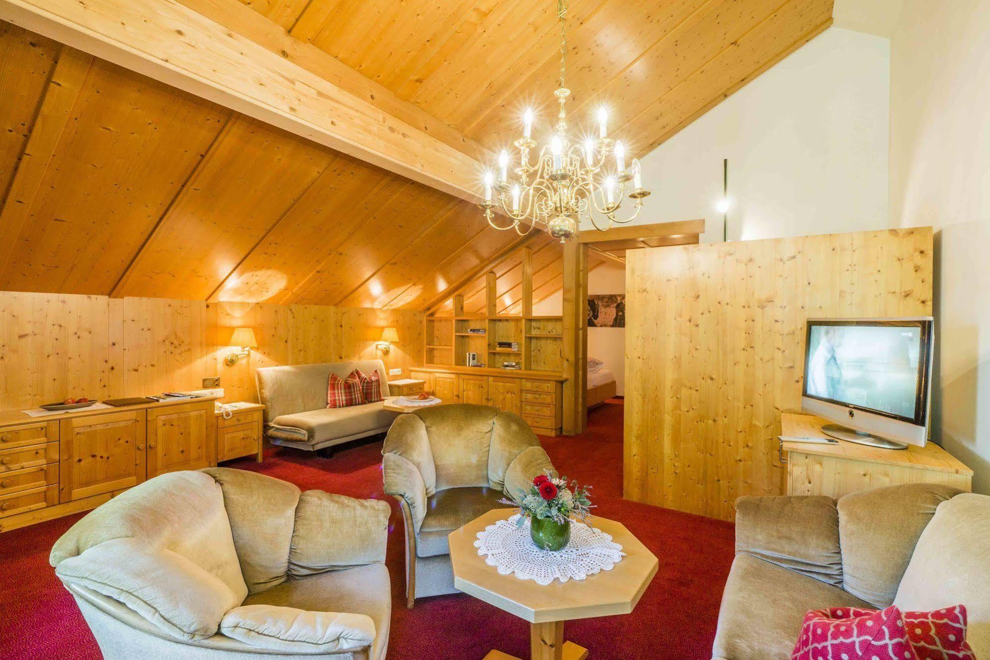 Hotel Montafoner Hof Schruns Dış mekan fotoğraf